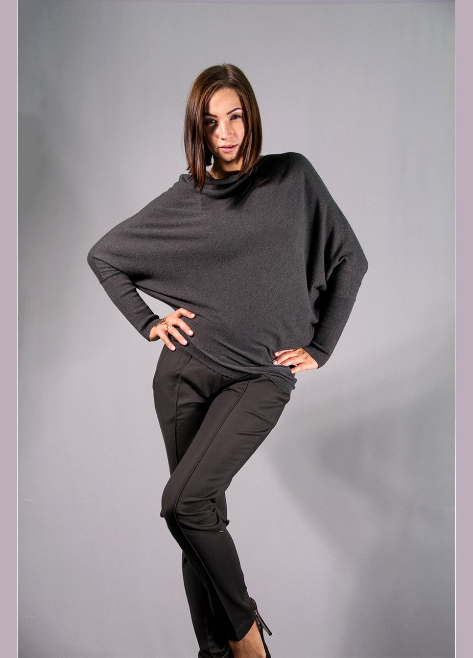 Серый демисезонный женский трикотажный свитер летучая мышь fv-097-grigio серый Forza Viva