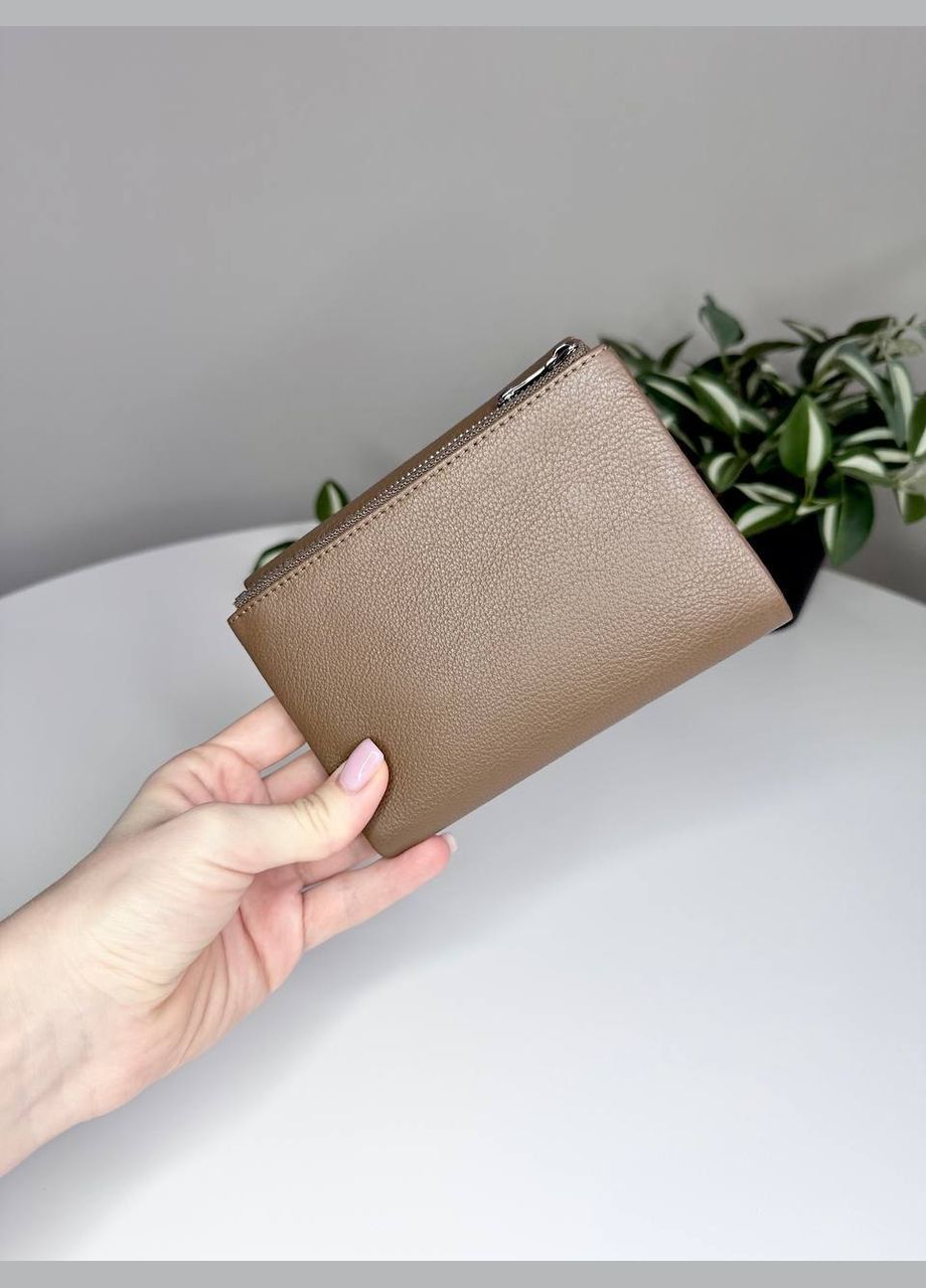 Кожаный мягкий кошелёк на магнитах среднего размера Classic (316218757)