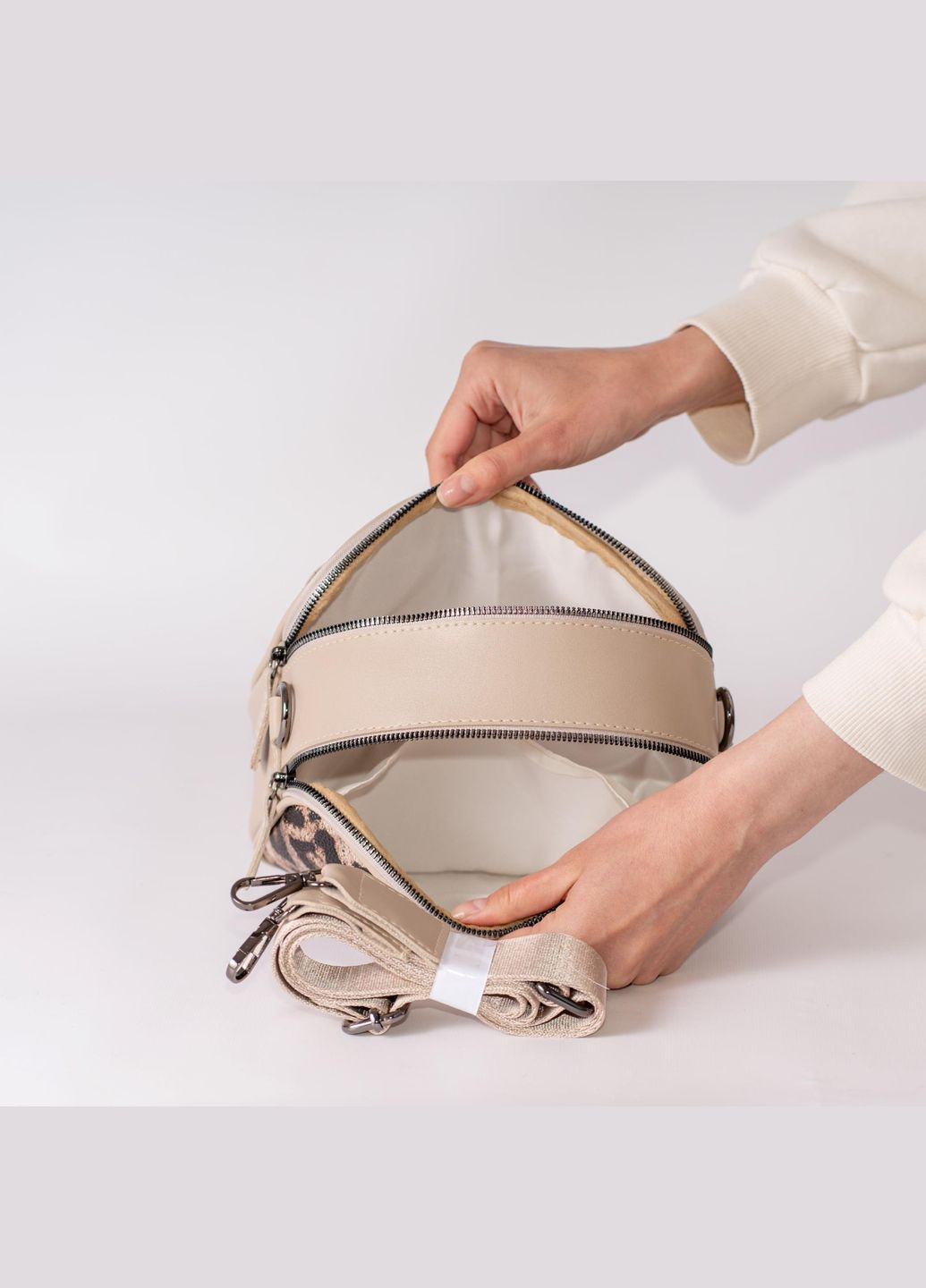 Сумка женская Кросс боди функциональная бежевая леопард из экокожи NIUNIU (340239634)