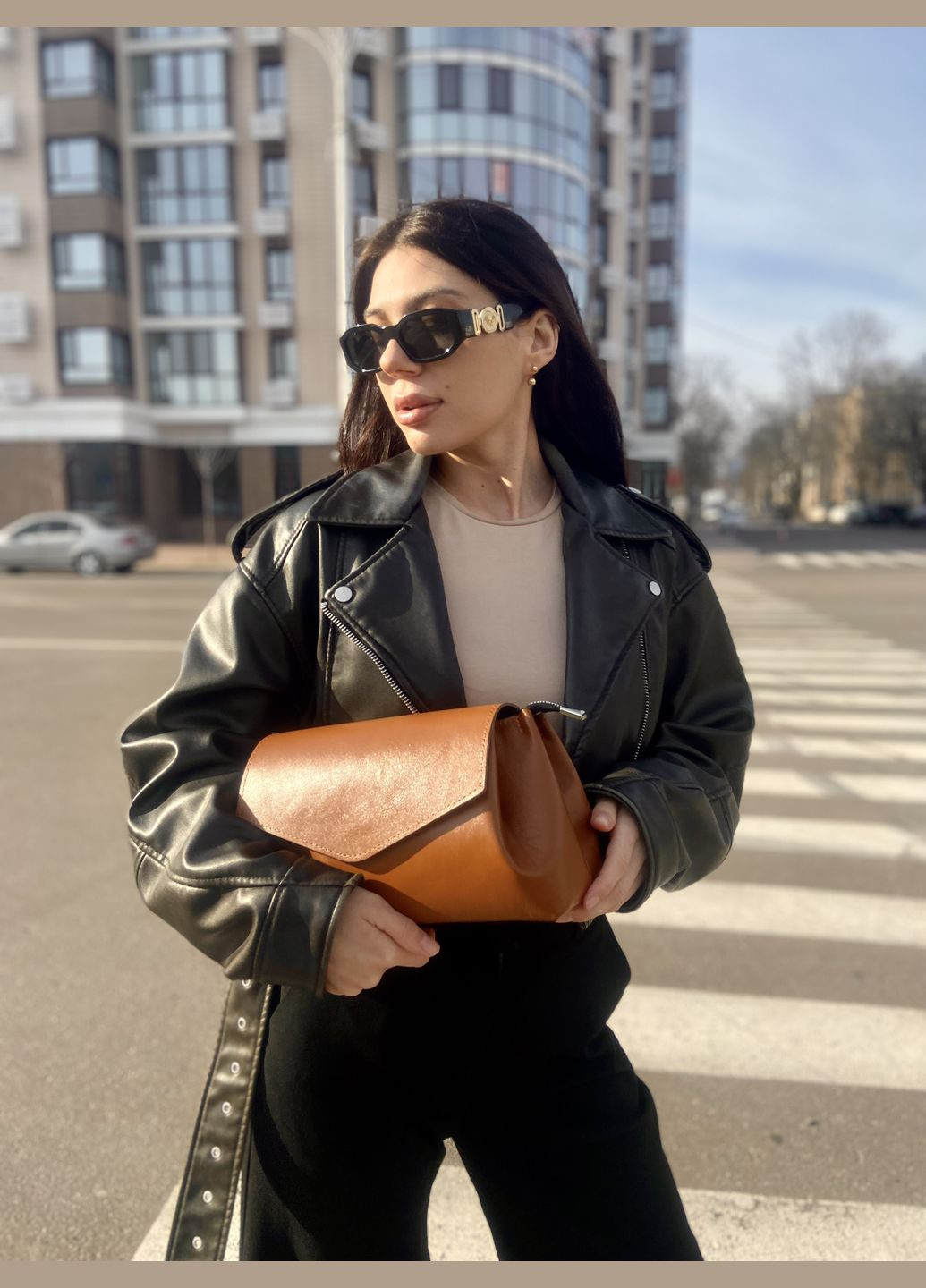 Сумка багет каркасная широкий ремень кожаная средняя белая 1757 9181 ARTiS Bags Сумка (328082990)