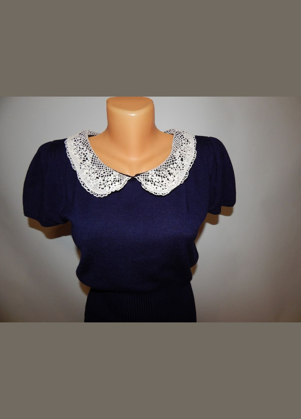 Кофта жіноча трикотажна з ажурним коміром С. М. Р. 40-42 р. 025кл No Brand (340476839)