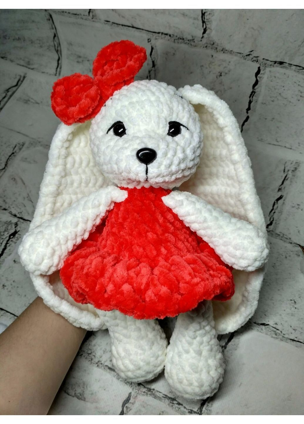 Мягкая игрушка ручной работы вязаная амигуруми Hand Made Зайчик в платье из плюша 25 см No Brand (369612668)