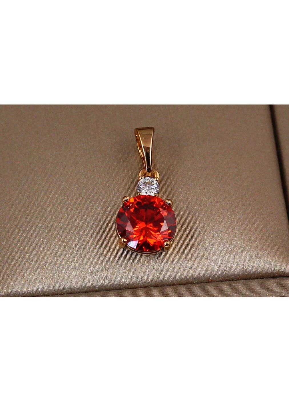Кулон Капітошка з червоним каменем 7 мм золотистий love-shopping Xuping Jewelry (354657649)