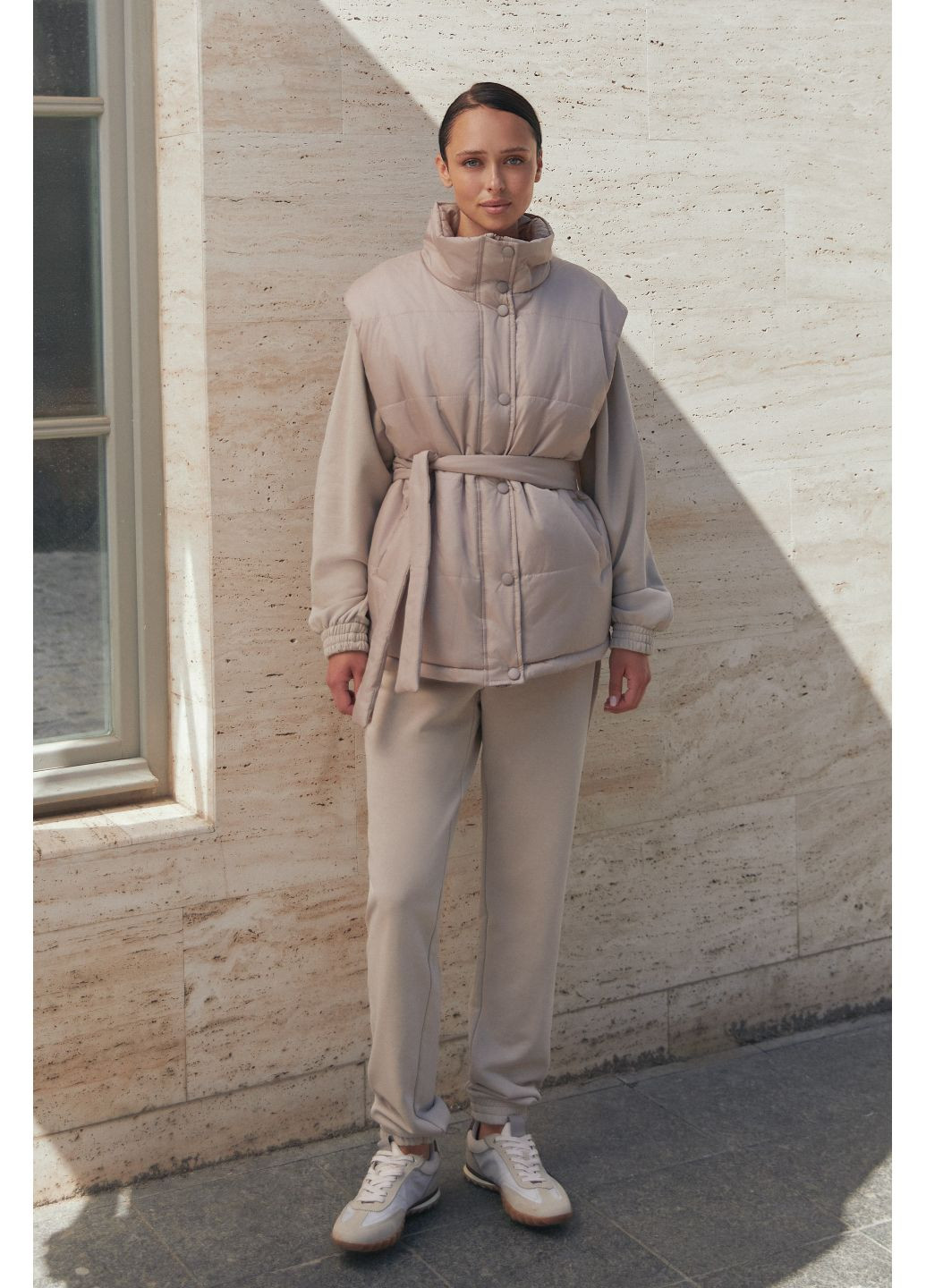 Жилет жіночий осінній з поясом безрукавка з коміром Seventeen (361246745)