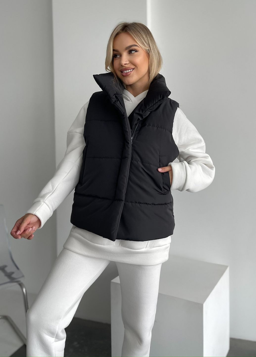 Жилетка жіноча демісезонна без капюшона No Brand (361361913)