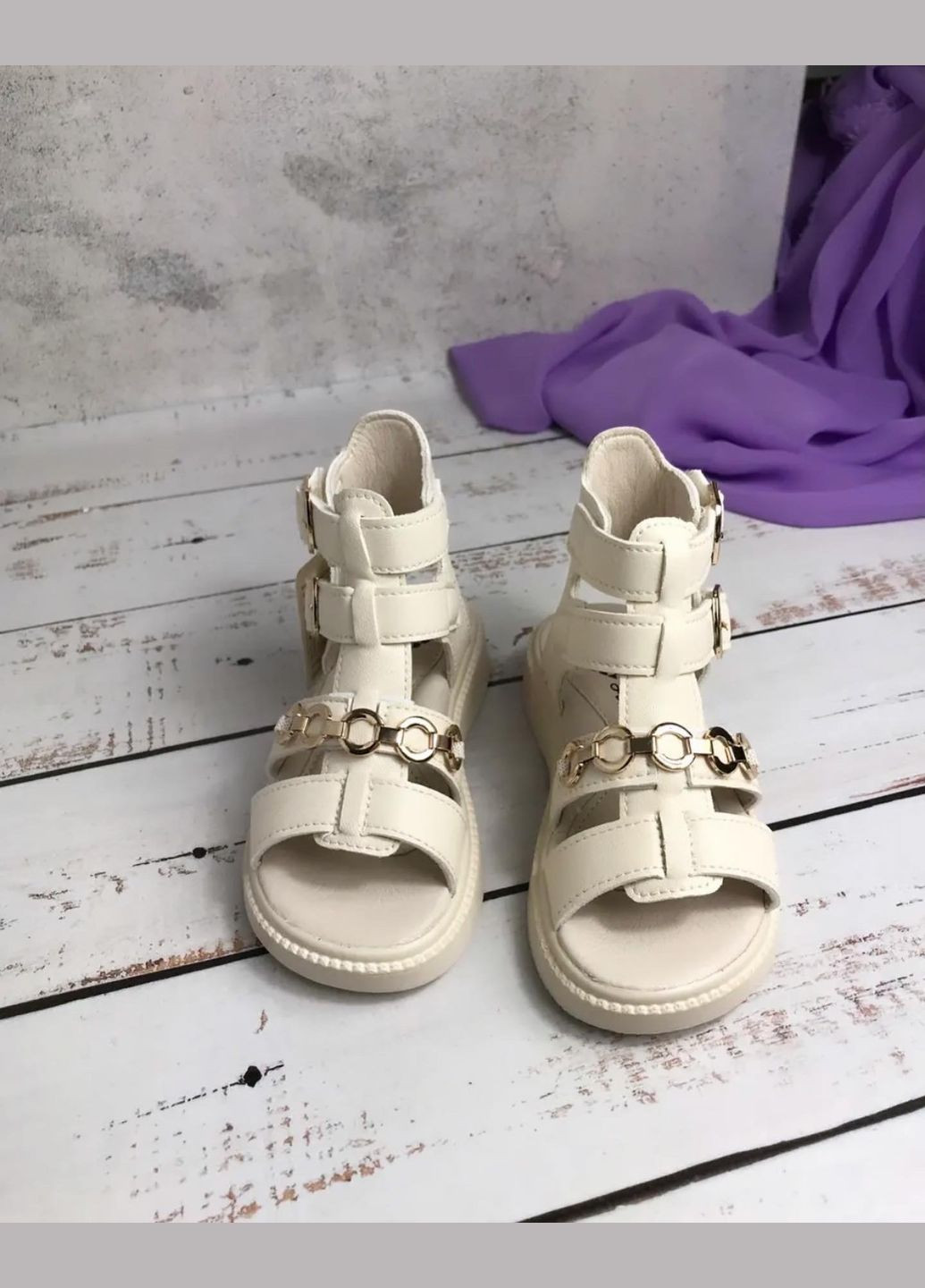 Бежевые детские босоножки для девочки бежевый (058) Jong Golf с цепочками