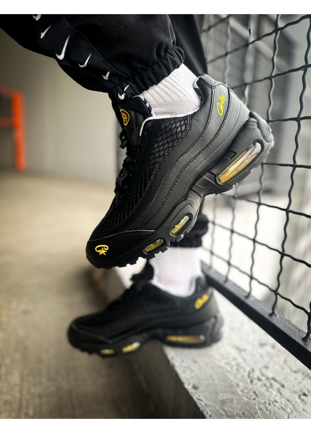 Чорні Осінні кросівки чоловічі і жіночі nike air max 95 corteiz black yellow | найк аір макс 95 чорні жовті No Brand
