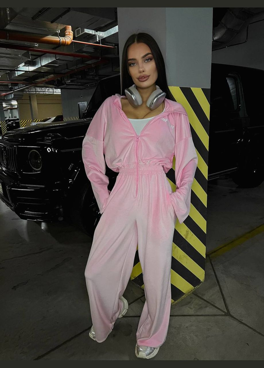 Нежный розовый комбинезон с вышивкой на груди, приятный к телу мягенький комбез из велюровой ткани No Brand 740 однотонный розовый