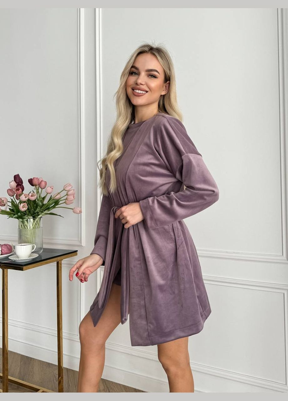 Світло-фіолетовий красивий костюм трійка шорти халат з футболкою фіолетового кольору No Brand