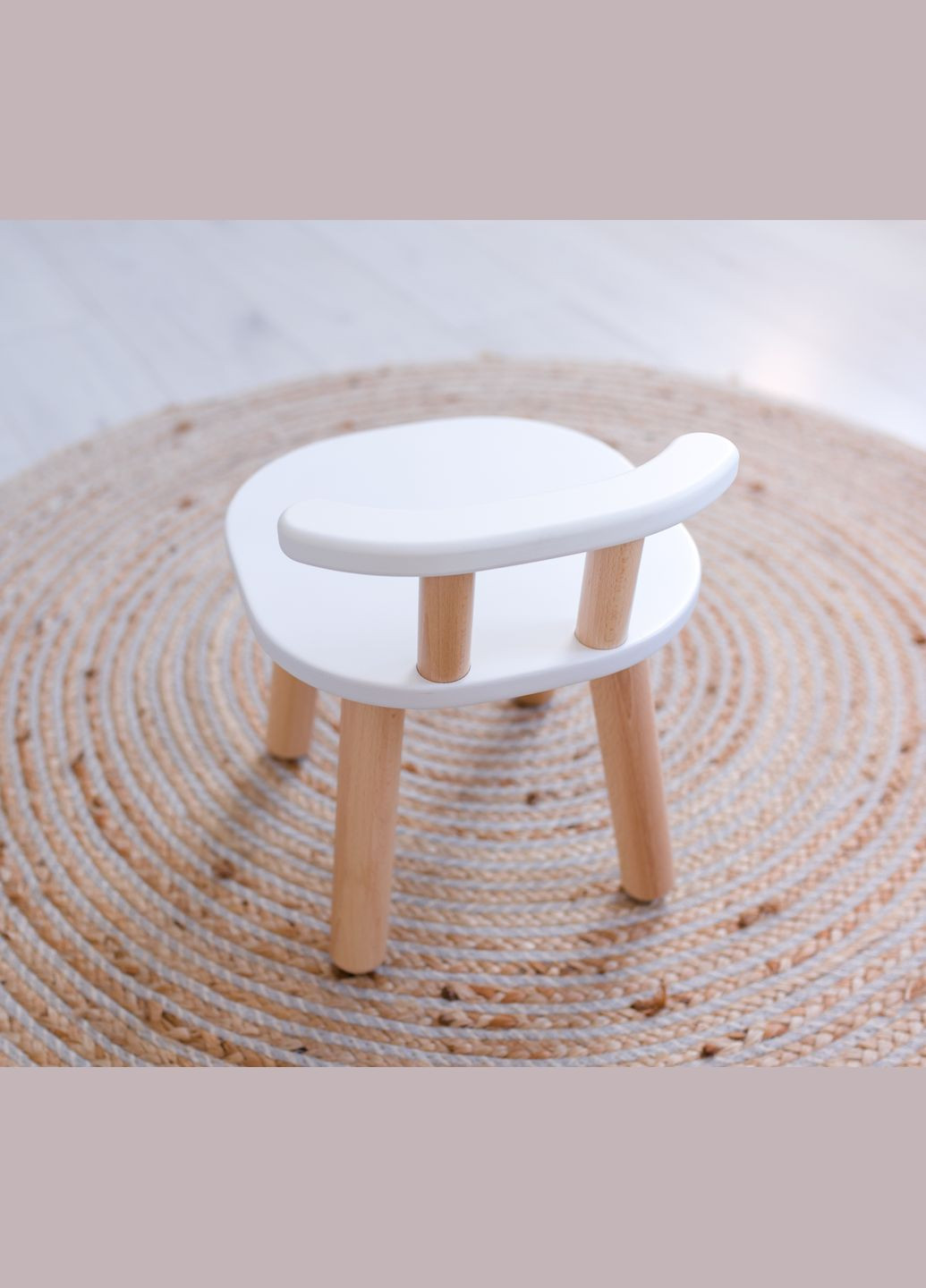 Дитячий столик і два стільчики з бука білі для дітей 2-4 років з додатковими ніжками "на виріст" Tatoy (292564932)