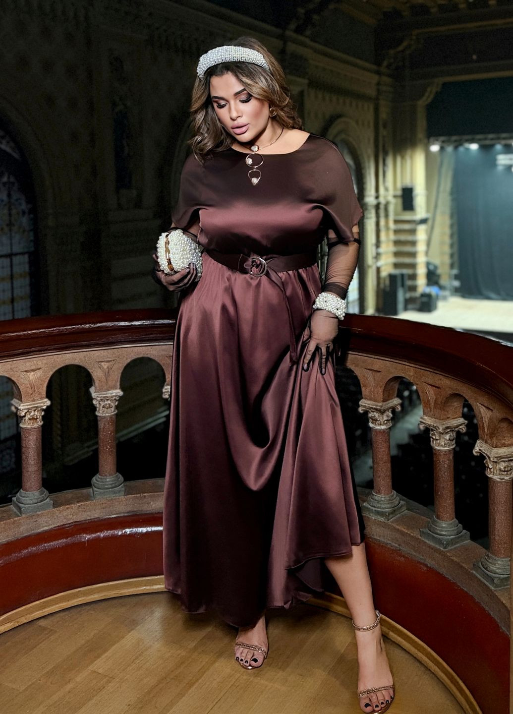 Коричнева святковий, коктейльна, вечірня вечірня сукня шовкова максі довжини з відкритою спиною та поясом дзвін, з відкритою спиною No Brand однотонна