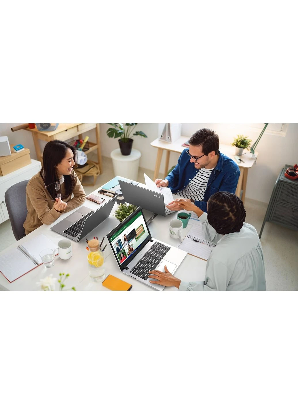 Ноутбук TravelMate TMP215-55 15.6" FHD IPS, Intel 5-120U, 16GB, F512GB, UMA, Win11P, серебристый Acer (360605762)