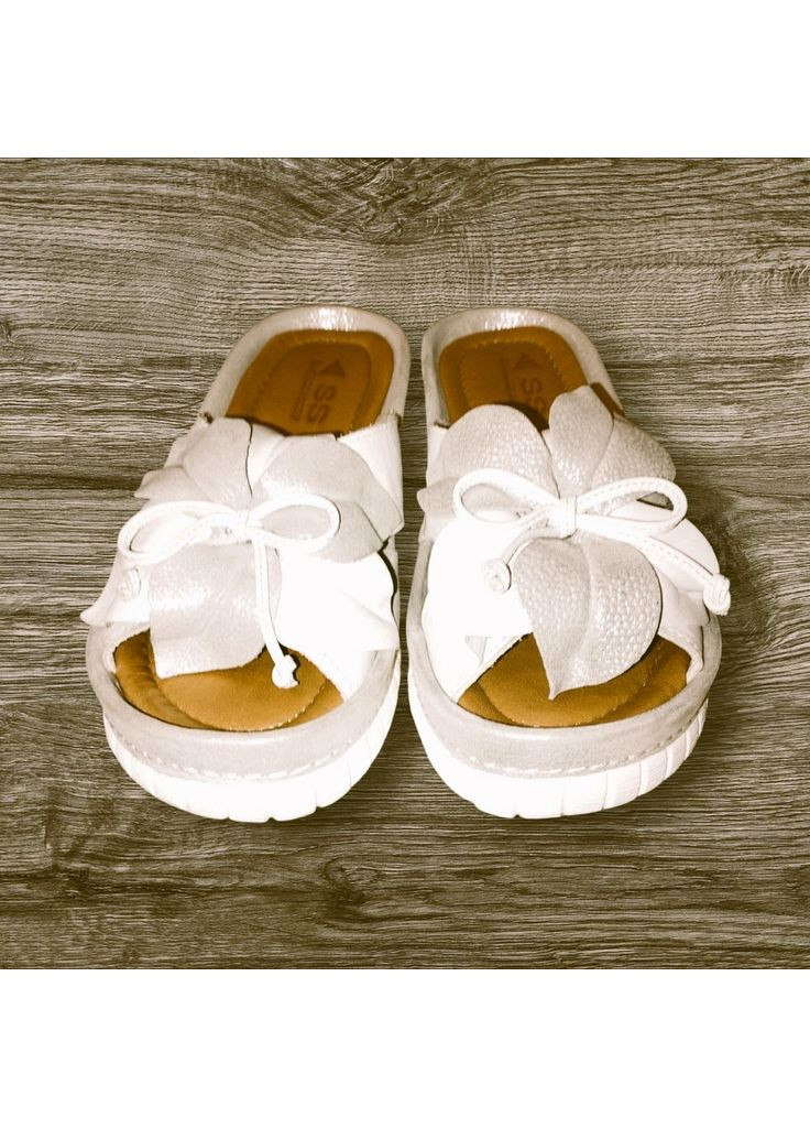 жіночі шльопанці з декором на середній танкетці білі Sherlock Soon (357260925)