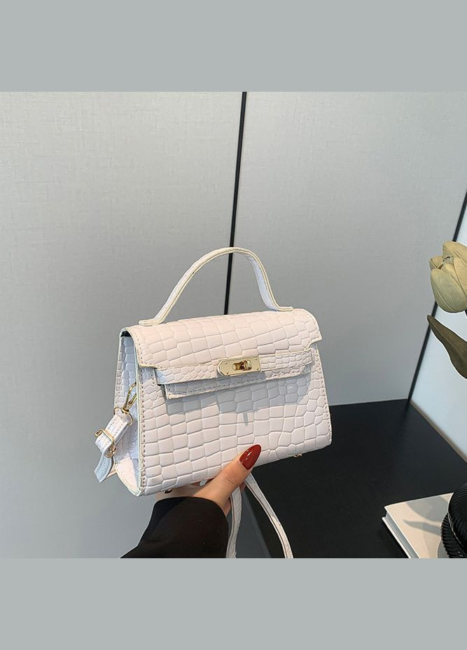 Жіноча лакова сумка 8580 рептилія на ременці крос-боді через плече біла No Brand (313235580)