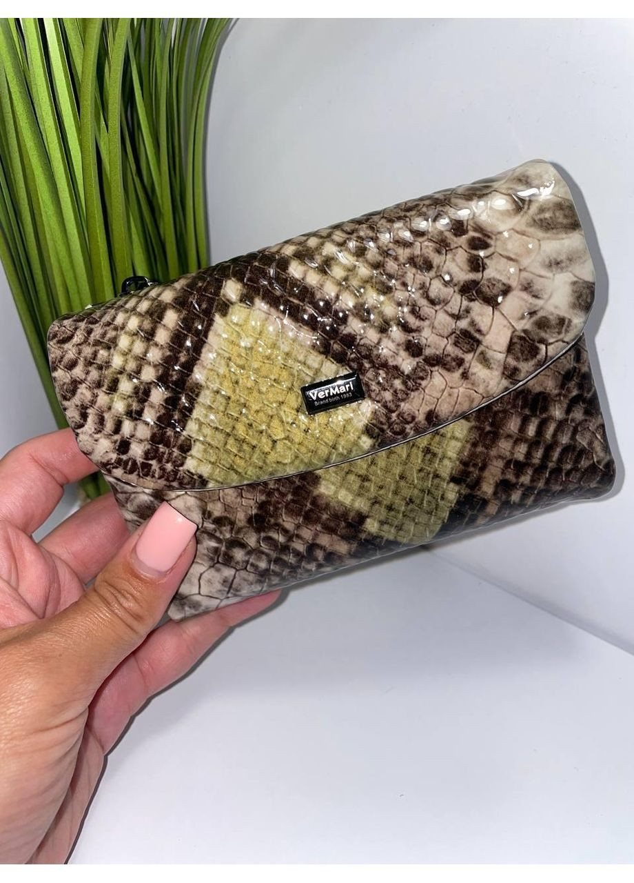 Кожаный классический кошелек под лаком с принтом питона маленький Vermari (369723611)