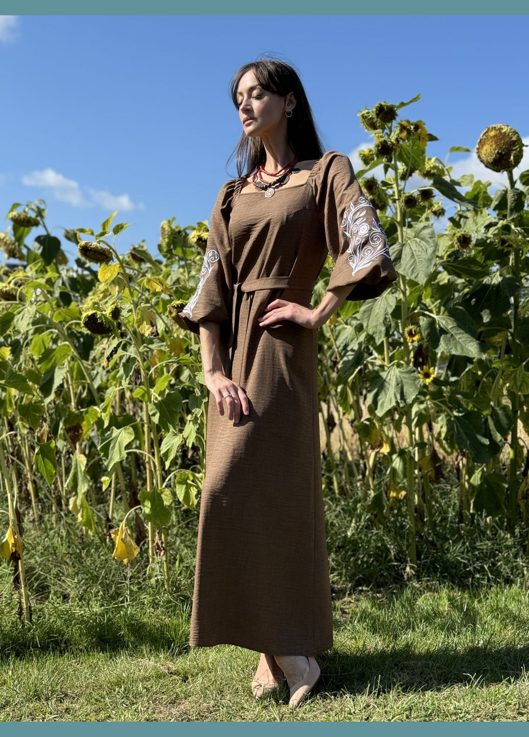 Коричневое коричневое платье макси с авторской вышивкой 5795к Cat Orange
