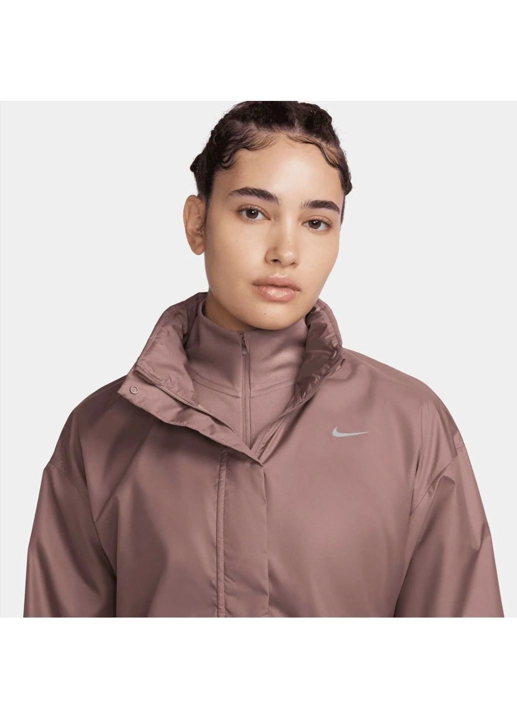 Коричневая куртка женская fast repel brown Nike