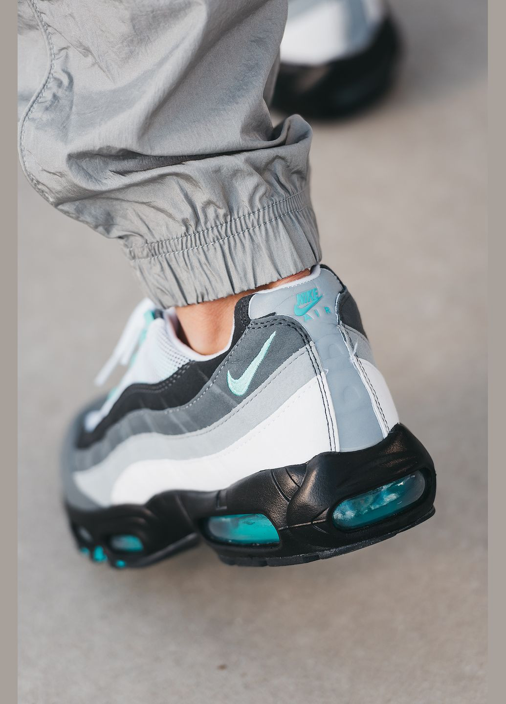 Сірі всесезон кросівки чоловічі nike air max 95 gray mint black | найк аір макс 95 сірі чорні No Brand