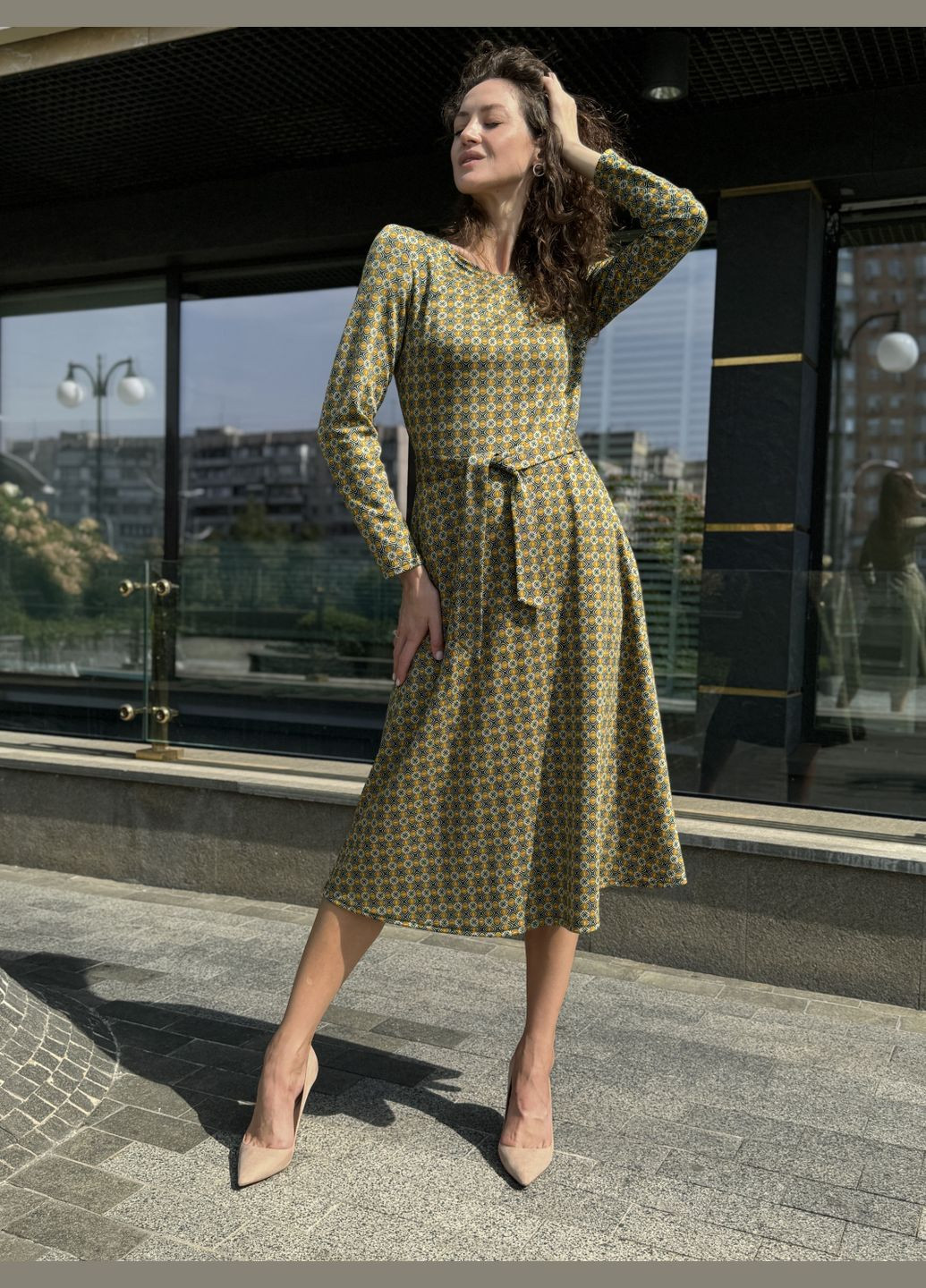 Темно-золотистий трикотажна сукня міді з розкльошеною спідницею та паском 5801 Cat Orange