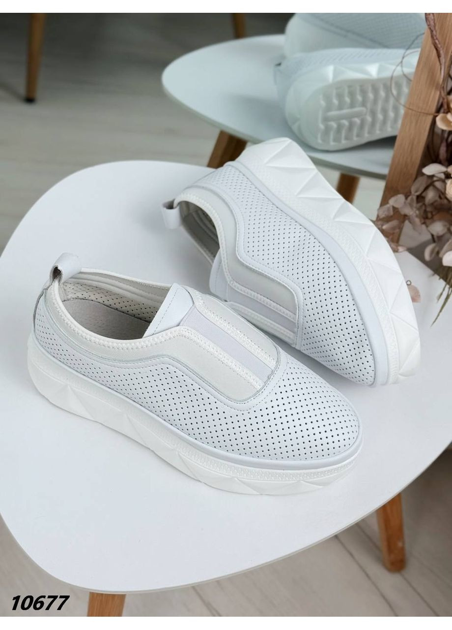 Белые мокасины Vakko