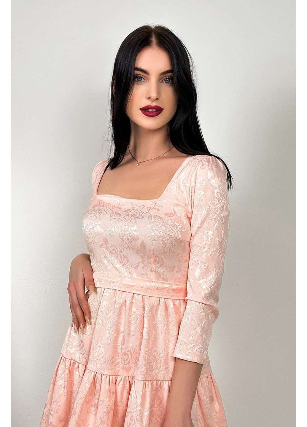 Персикова сукня жаккард 3d весна 24018 персикова Tanita-Romario