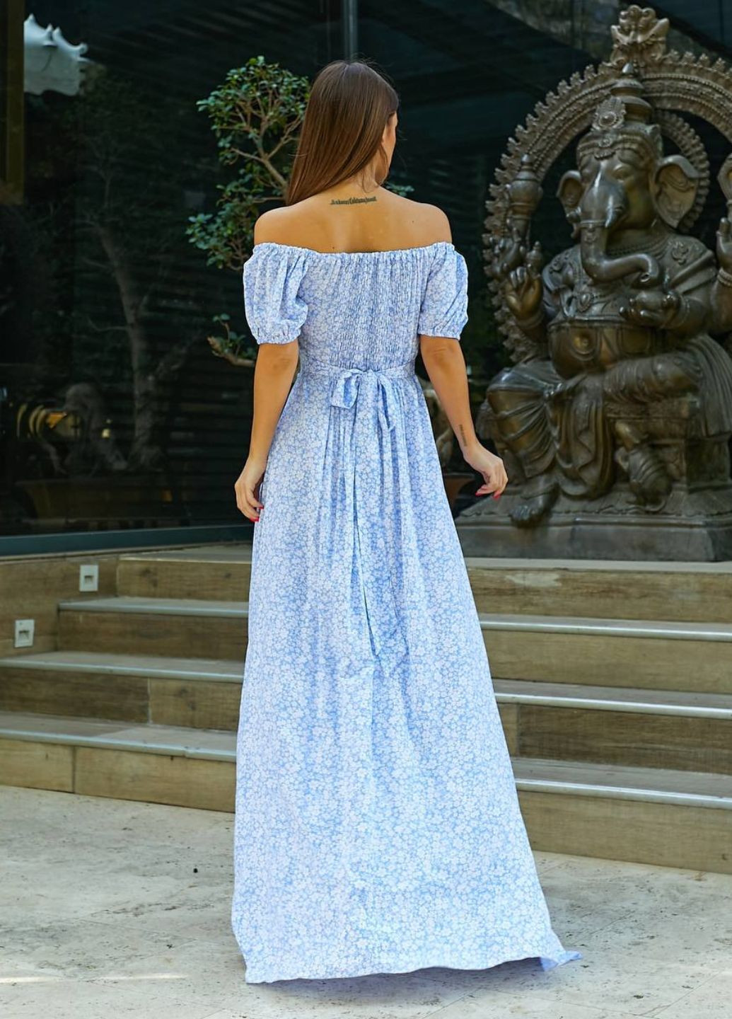 Блакитна святковий молодіжна максі сукня з відкритими плечима No Brand з квітковим принтом