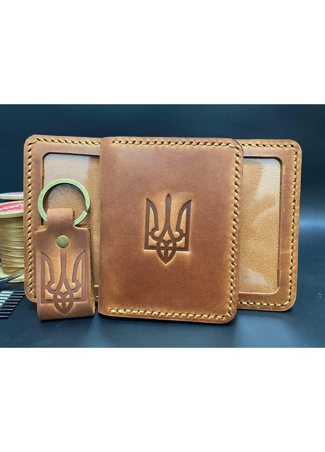 Обкладинка на ID Документи з Гербом із Натуральної Шкіри Ручної Роботи Набір + Брелок Коньячний Колір Обкладинка на Права No Brand (356508843)