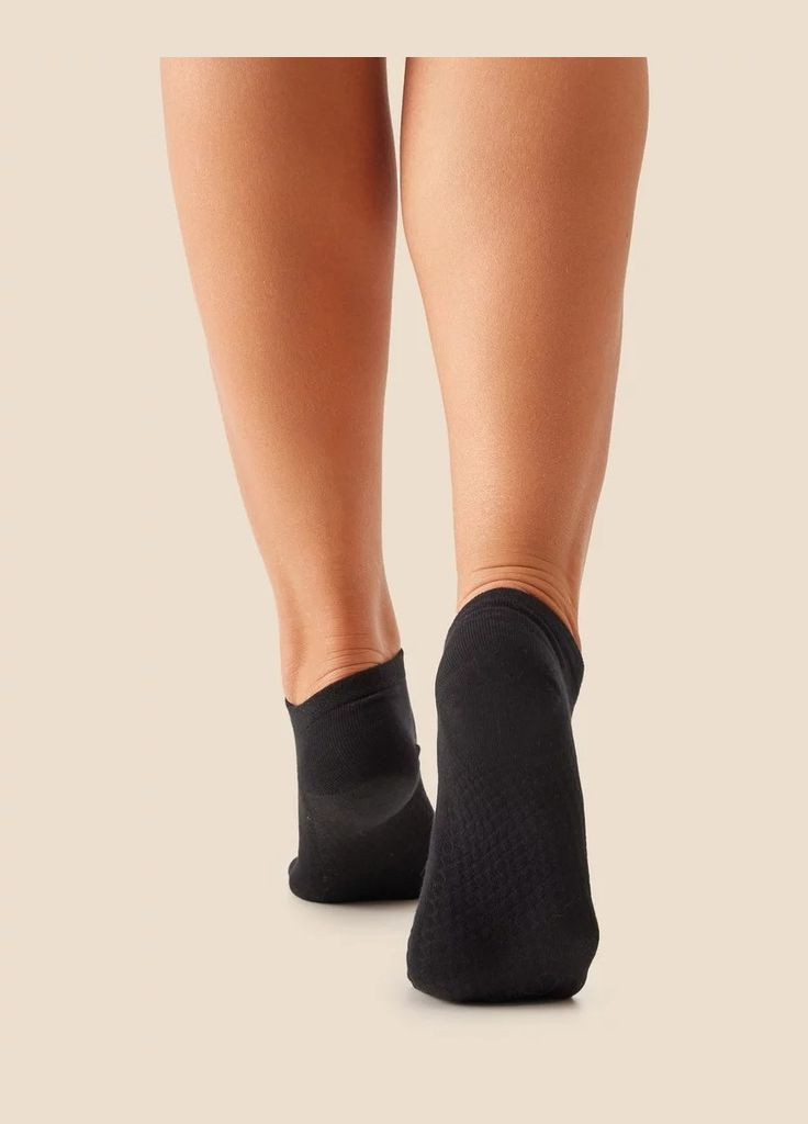 Чорні жіночі короткі шкарпетки Gabriella однотонні (332608797)