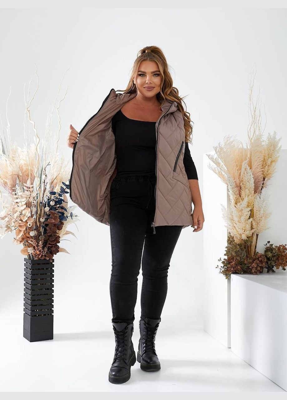 Жіноча чорна жилетка батал для великих розмірів, тепла, з капюшоном, середня довжина, на блискавці Viki Жилет (316035140)