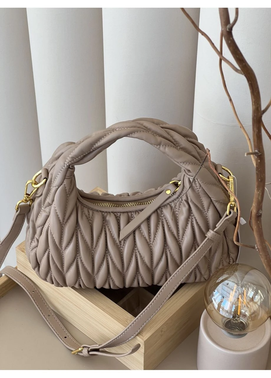 Сумка женская Wander Matelassé Nappa Leather Hobo Bag хобо Миу Миу MDR No Brand (369935533)
