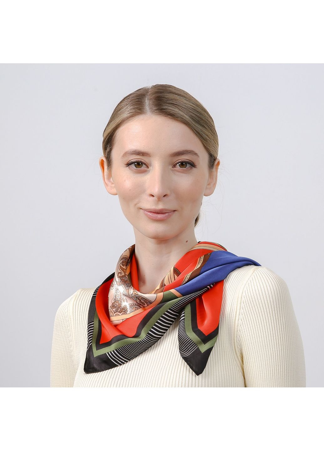 Платок женский с принтом атлас разноцветный ВАРЕЗЕ LuckyLOOK 747-555 (324741816)