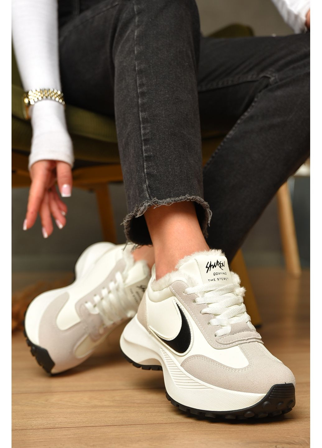 Кросівки жіночі зимові білого кольору на шнурівці Let's Shop білі зими (365310272)