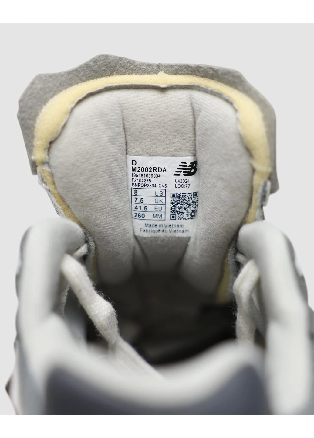 Сірі кросівки чоловічі new balance 2002r protection pack rain cloud grey нью беланс 2002 сірі демісезон No Brand