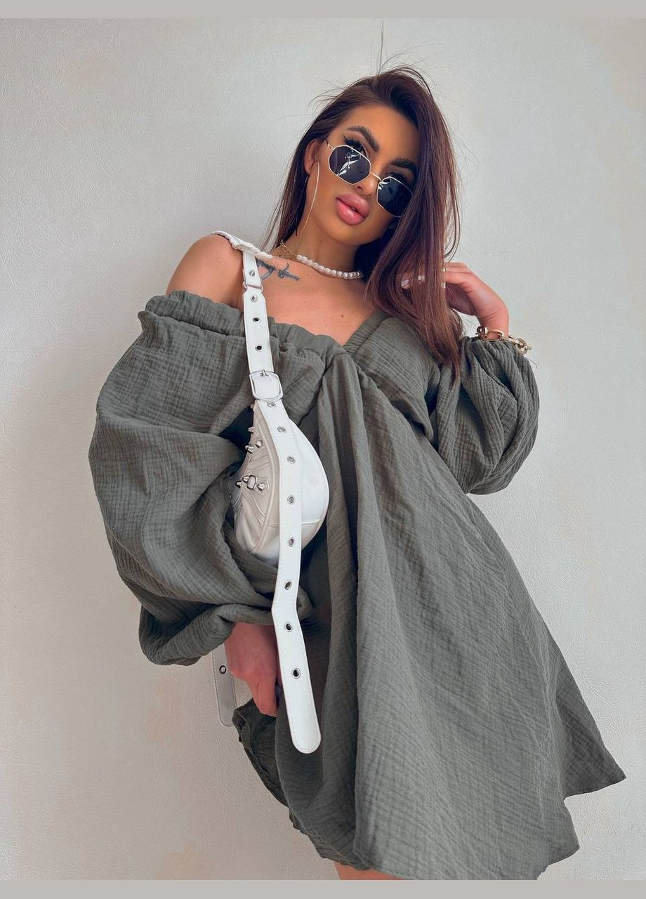 Оливковое (хаки) летнее воздушное платье мини цвета хаки 33600 клеш No Brand однотонное