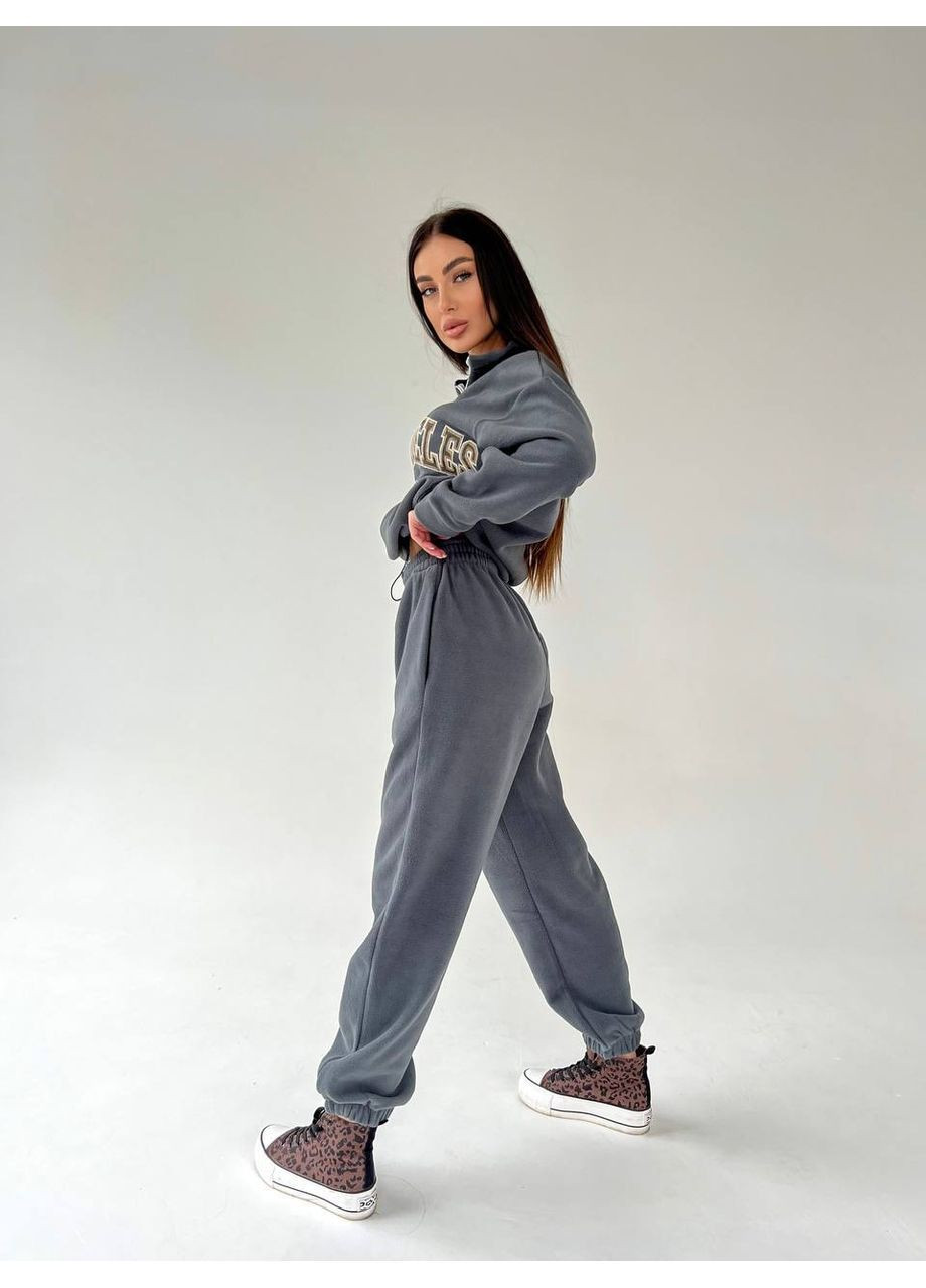 Женский спортивный костюм со стильным принтом. No Brand (365805004)