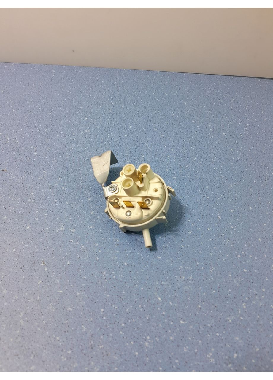 Пресостат для пральної машини AWG 853 7610004 WHIRLPOOL (361863493)