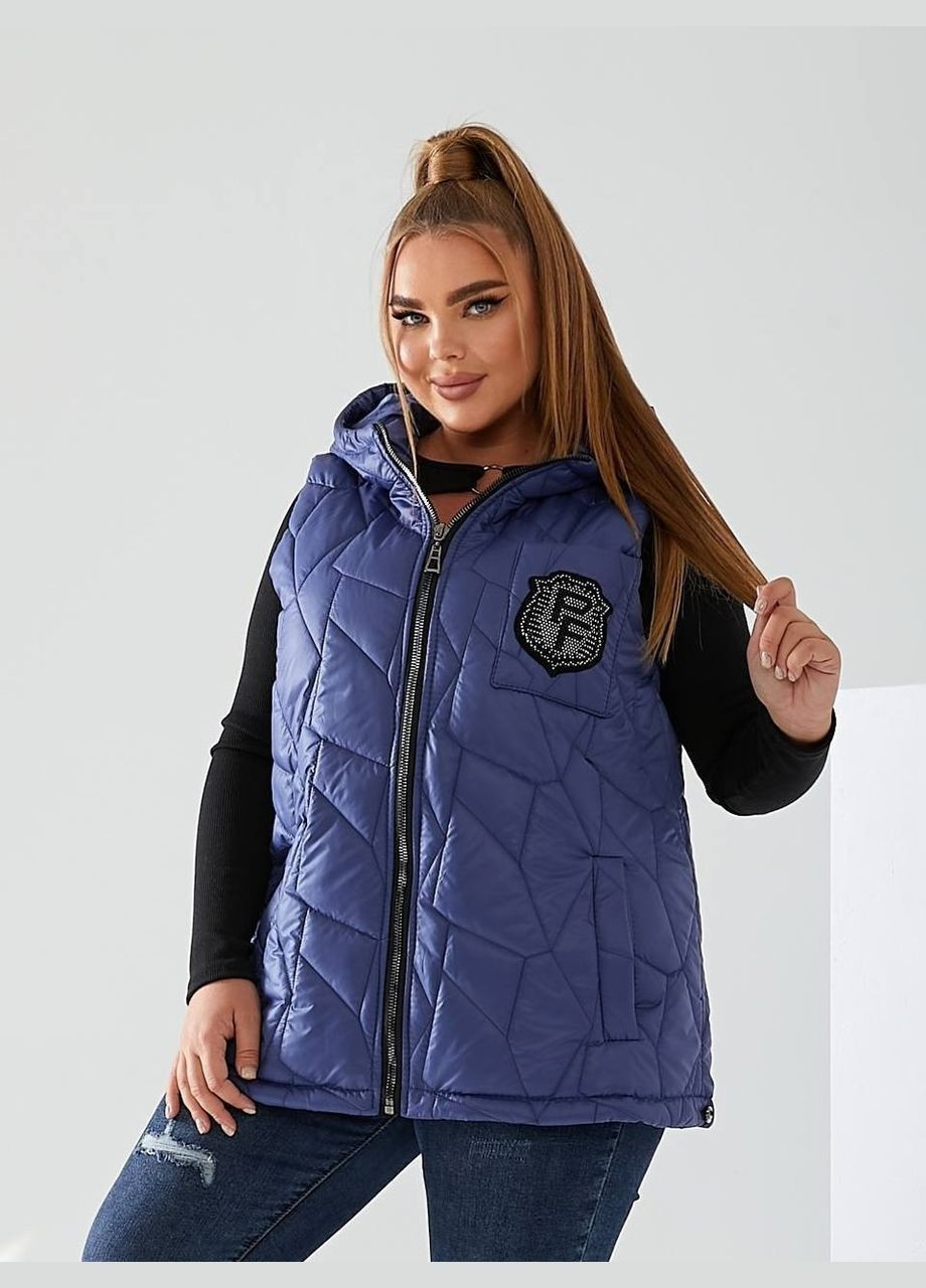 Женская демисезонная жилетка батал синяя с стразами средней длины с кулиской Viki Жилет (316035131)