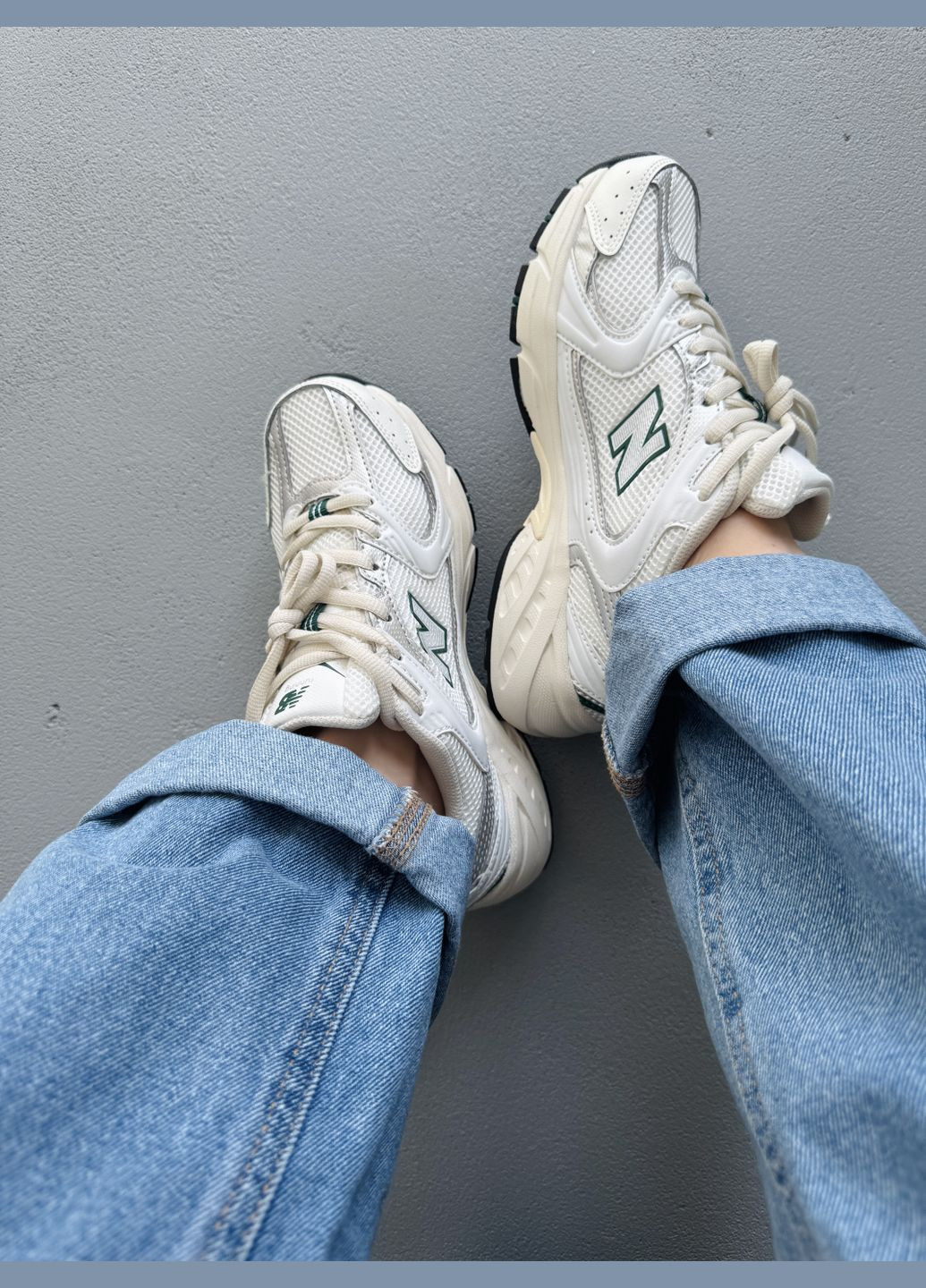 Кросівки жіночі New Balance 530 White Silver Green | Нью Беланс 530 білі No Brand білі демісезони (342059640)