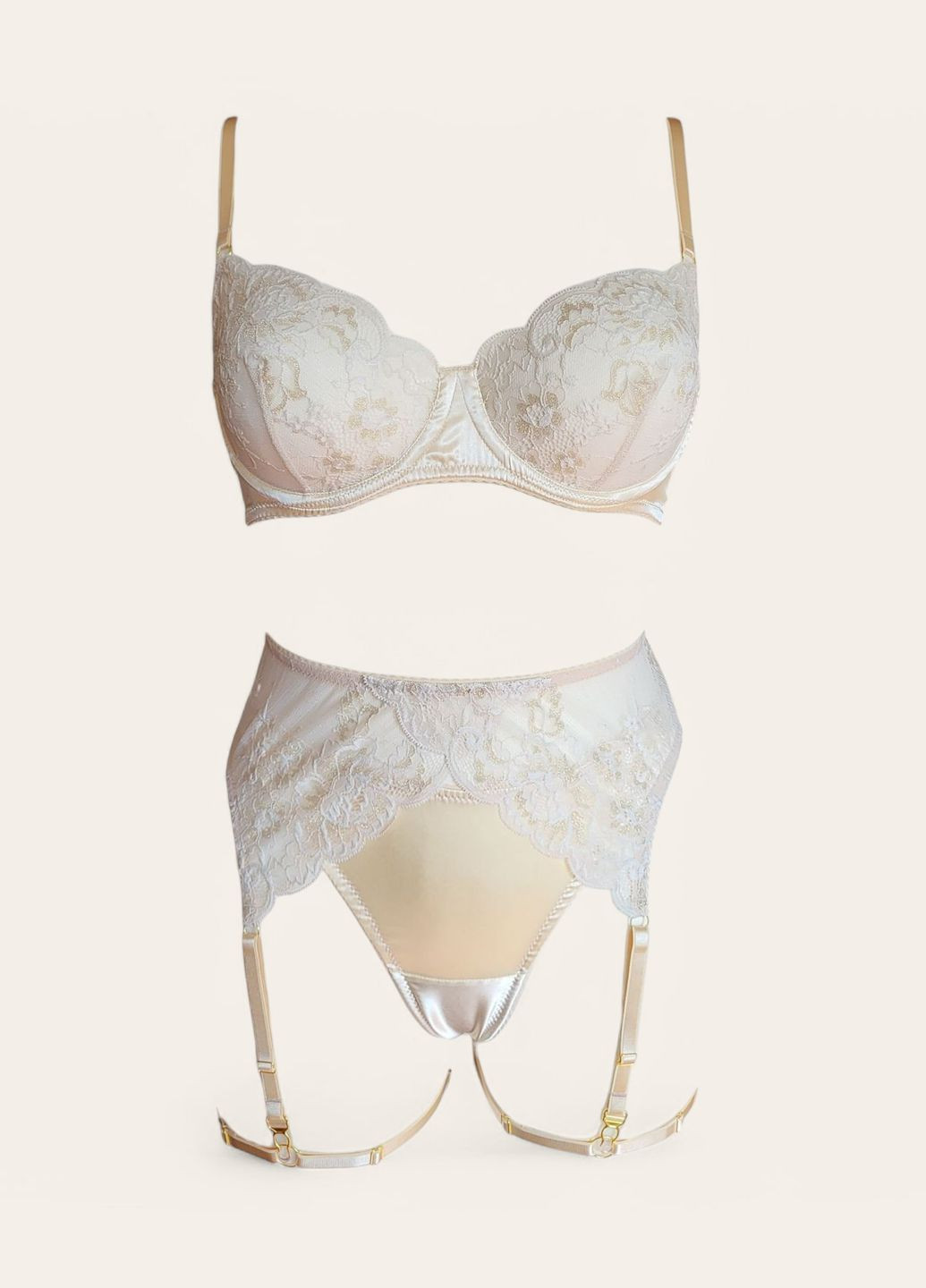 Світло-бежевий демісезонний набір жіночої білизни Handmade Класична