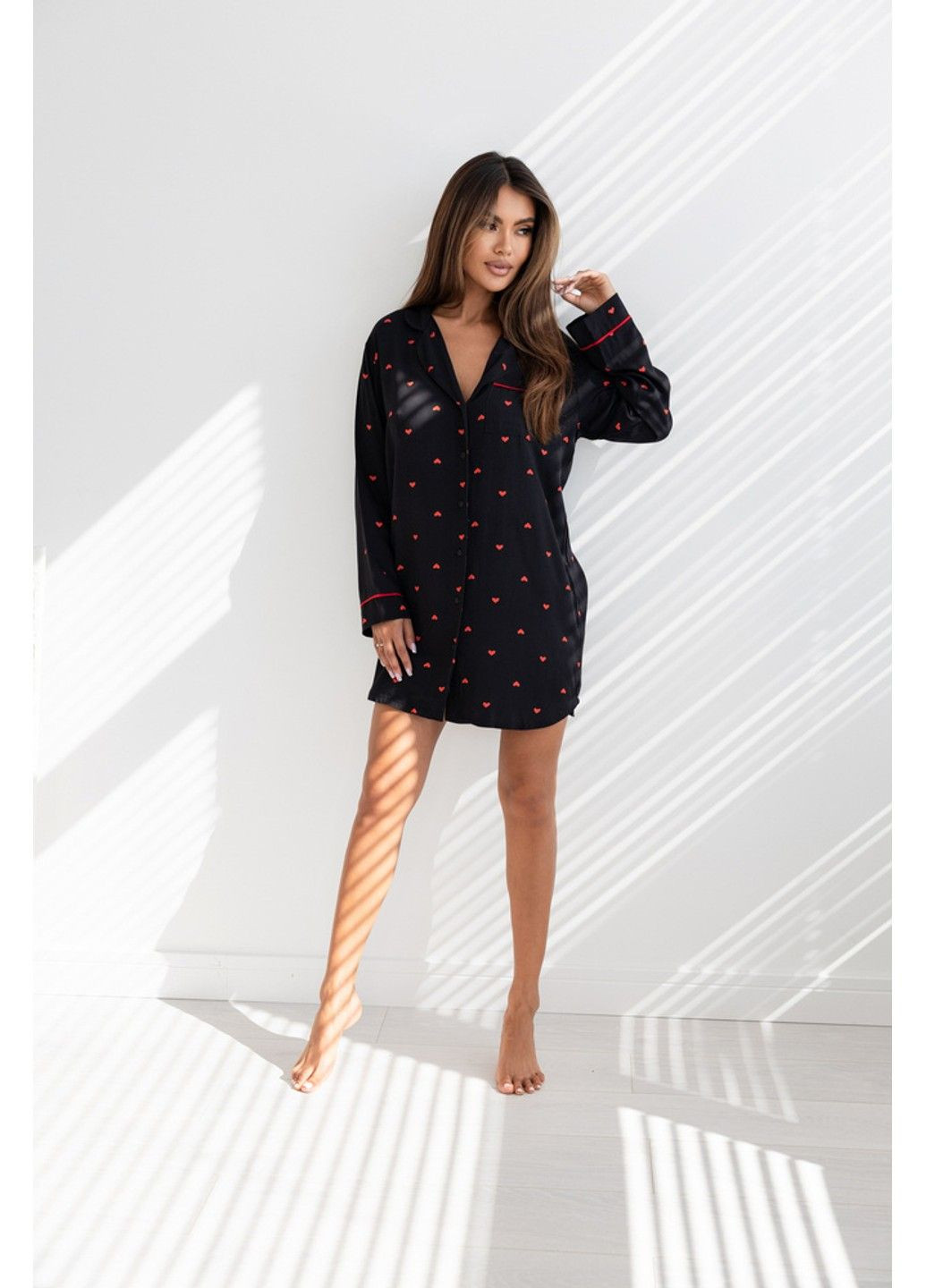 Ночная рубашка из вискозы черная Rolling In Love S2020207 Sensis (278052689)