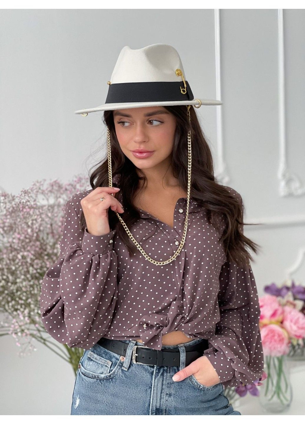 Шляпа женская Федора Calabria с металлическим декором и цепочкой белая No Brand (308448901)