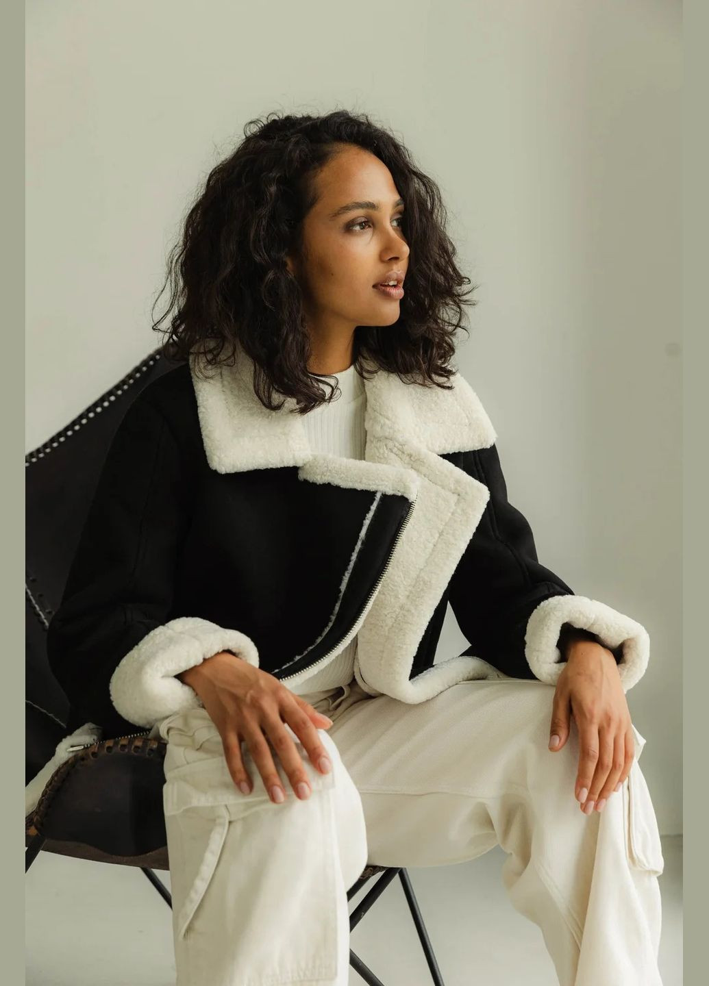 Чорна демісезонна косуха-авіатор Seventeen