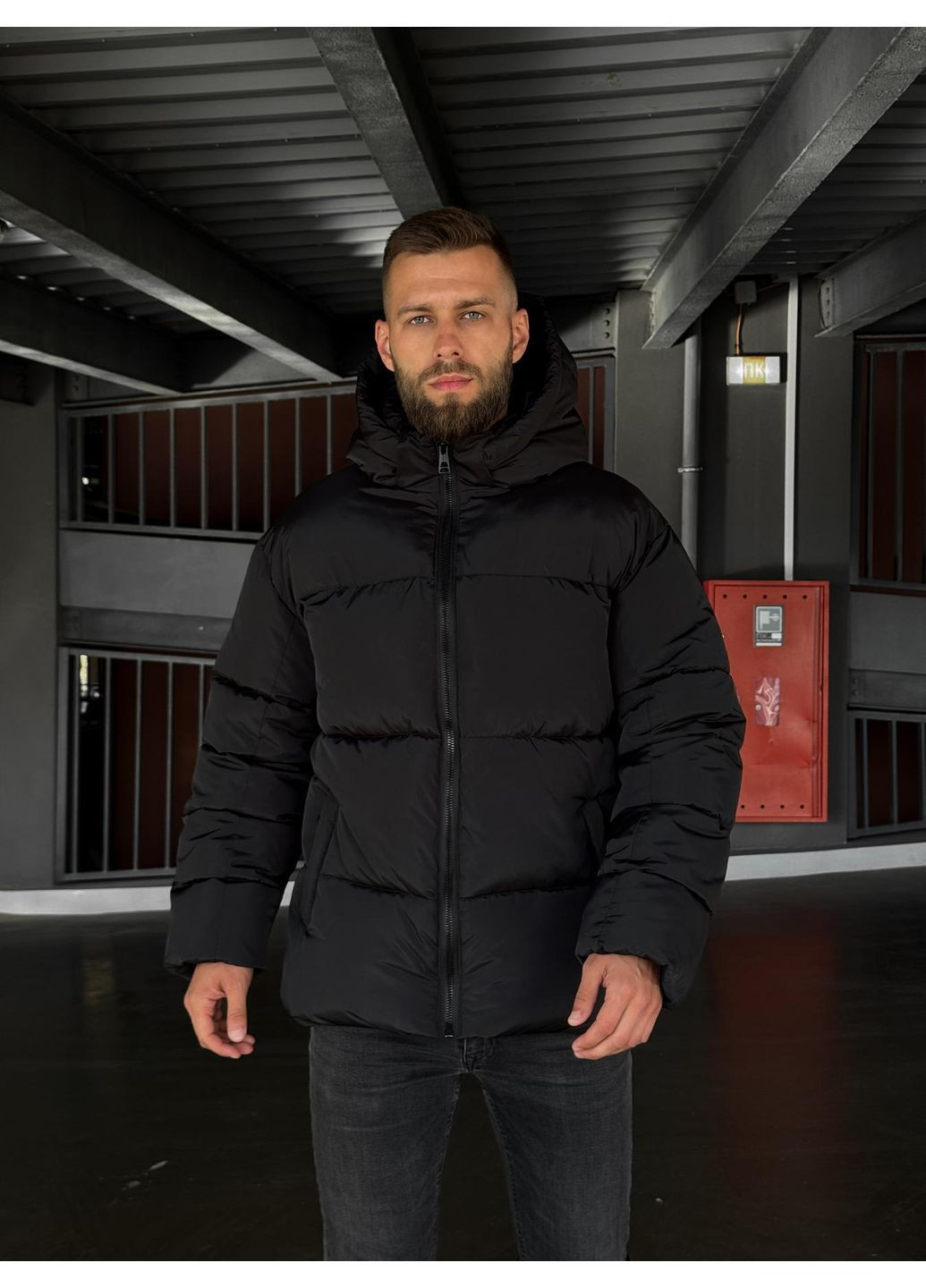 Черная зимняя зимняя куртка на пуху No Brand