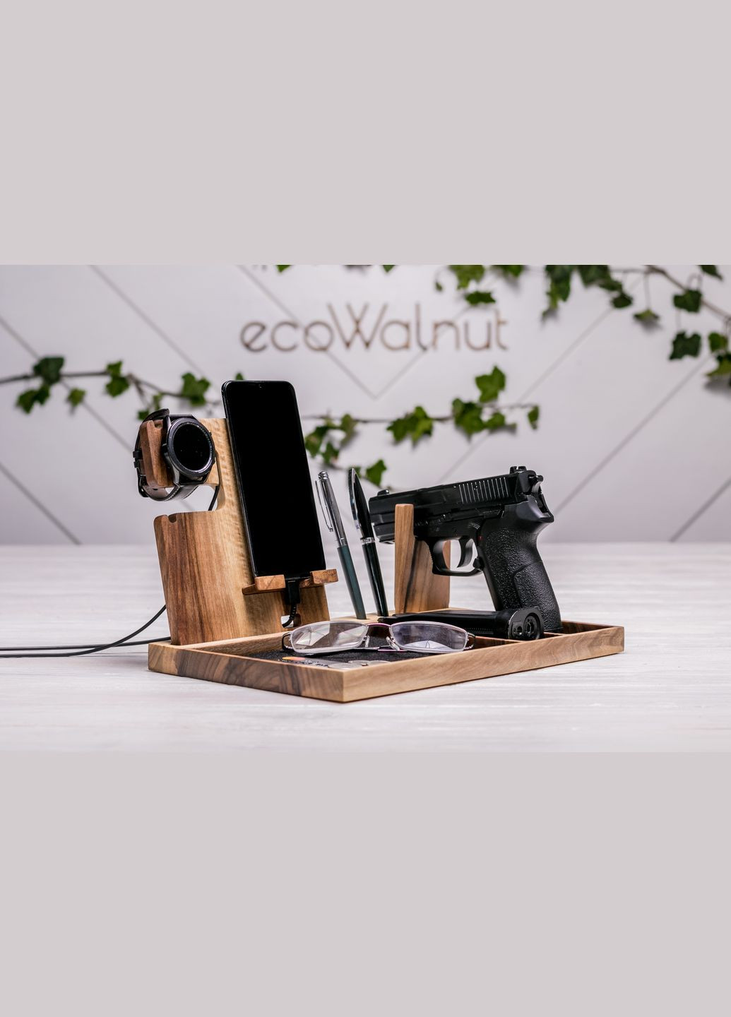 Подставка для пистолета, телефона и часов Samsung «Leon killer Galaxy» Подарок для полицейского EcoWalnut (293850360)