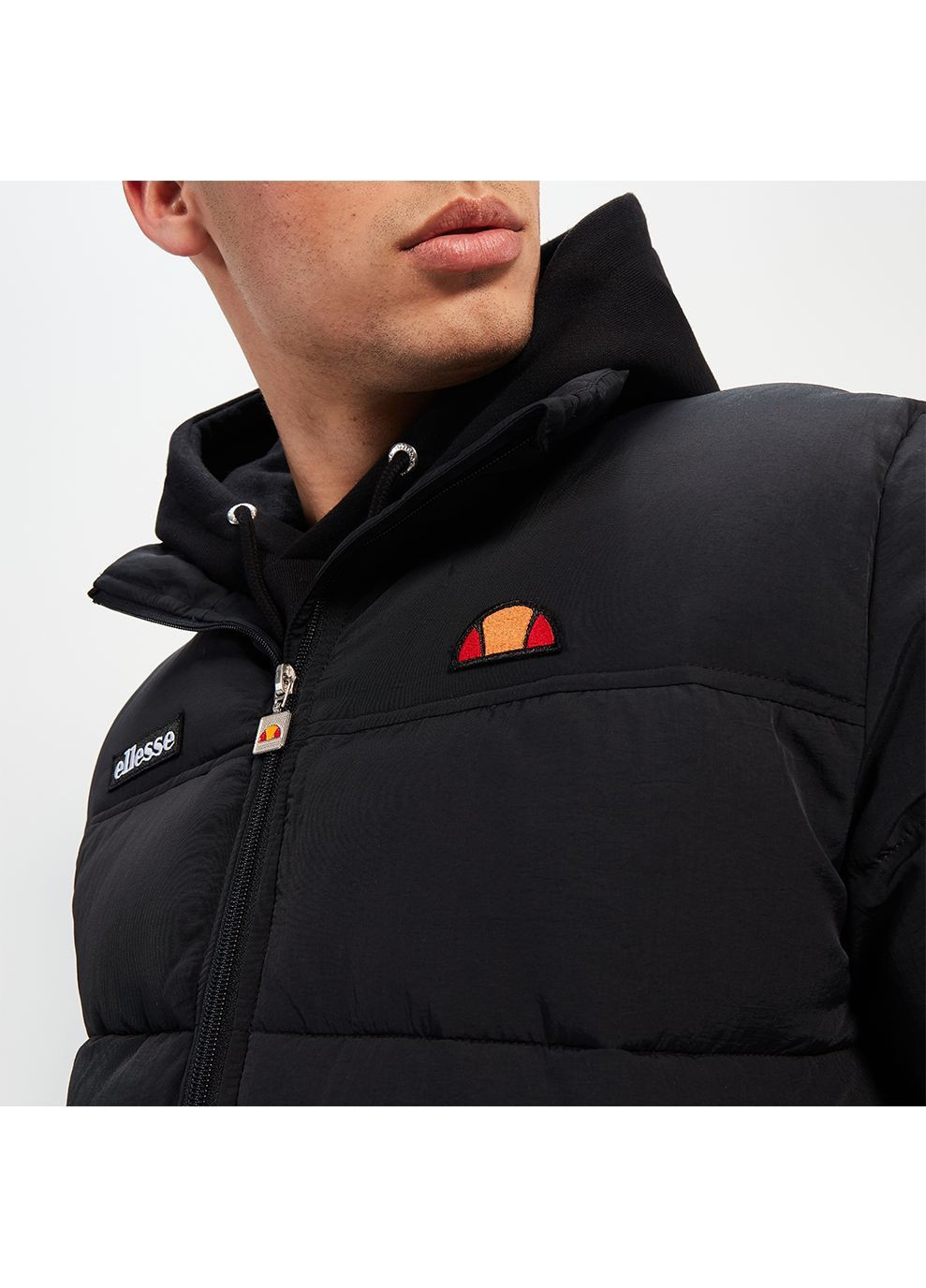 Черная зимняя мужская куртка nebula padded jacket черный Ellesse