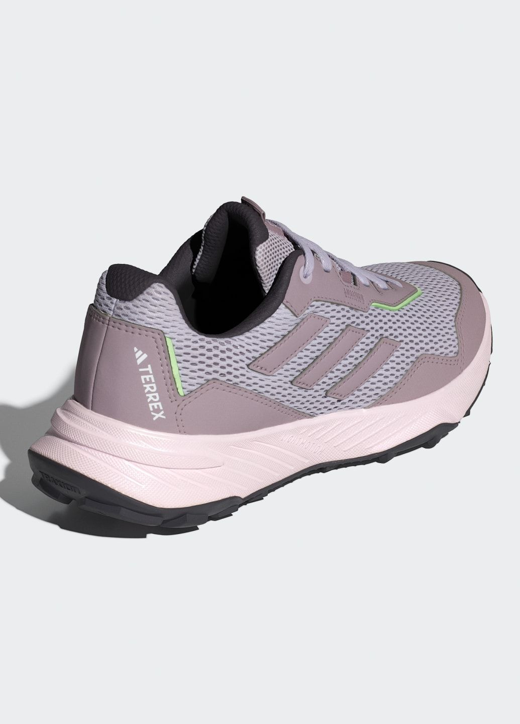 Фиолетовые всесезонные кроссовки для трейлраннинга tracefinder adidas