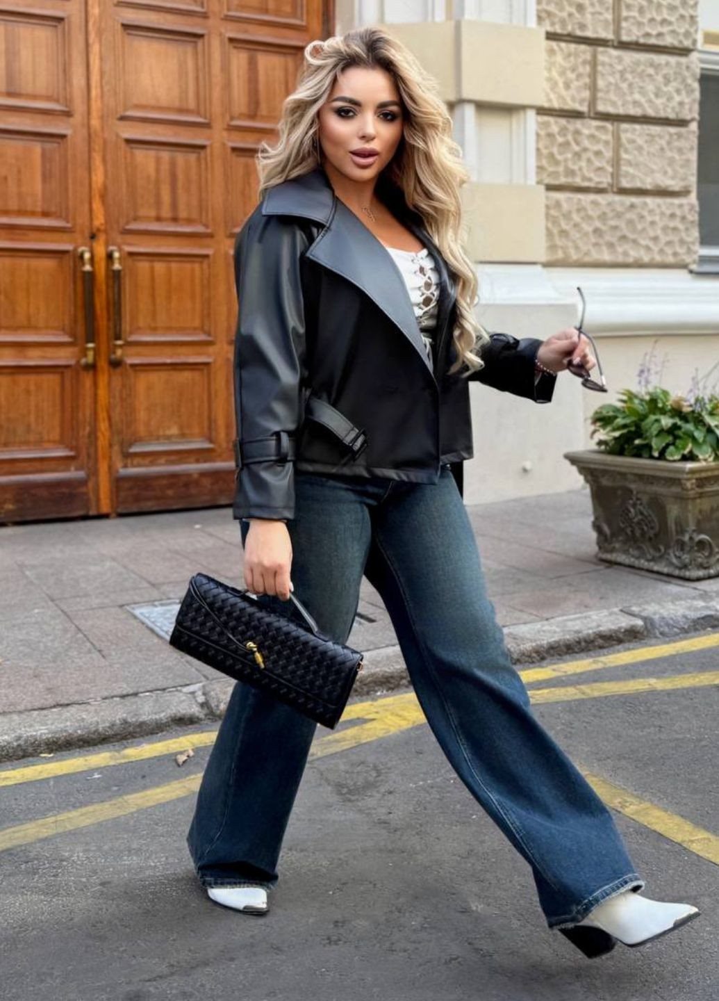 Черная демисезонная изысканная повседневная кожаная демисезонная курточка на пуговицах с поясом и шалевым воротником косуха Allthings