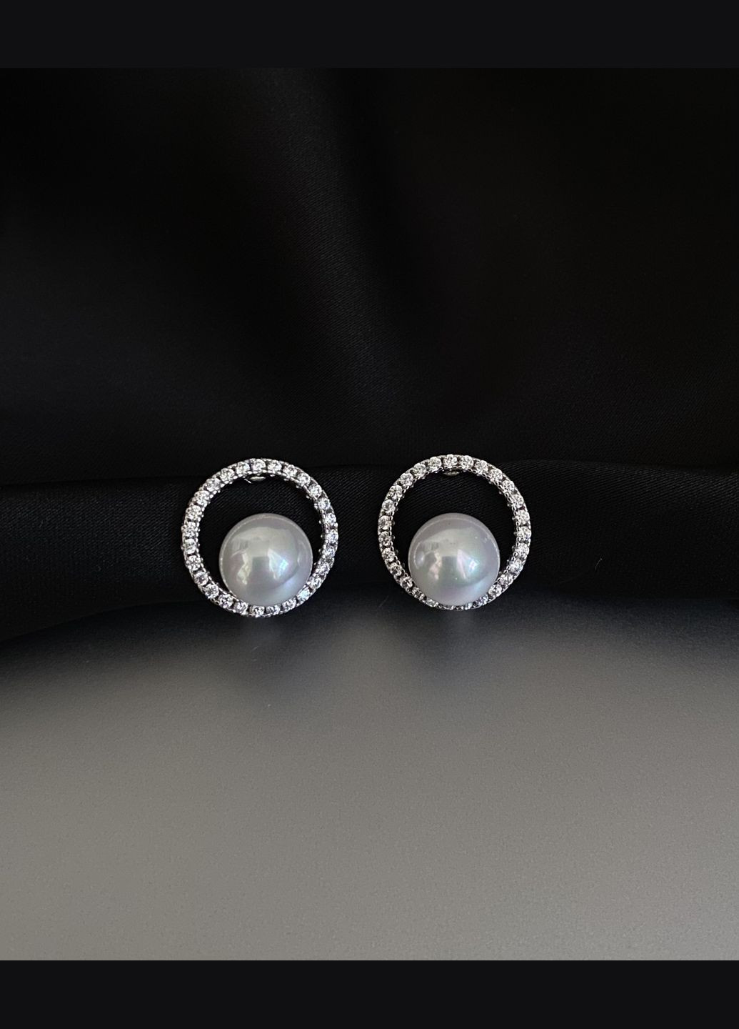 Сережки Перлина англійський замок срібного кольору 33456 Fashion (335213349)