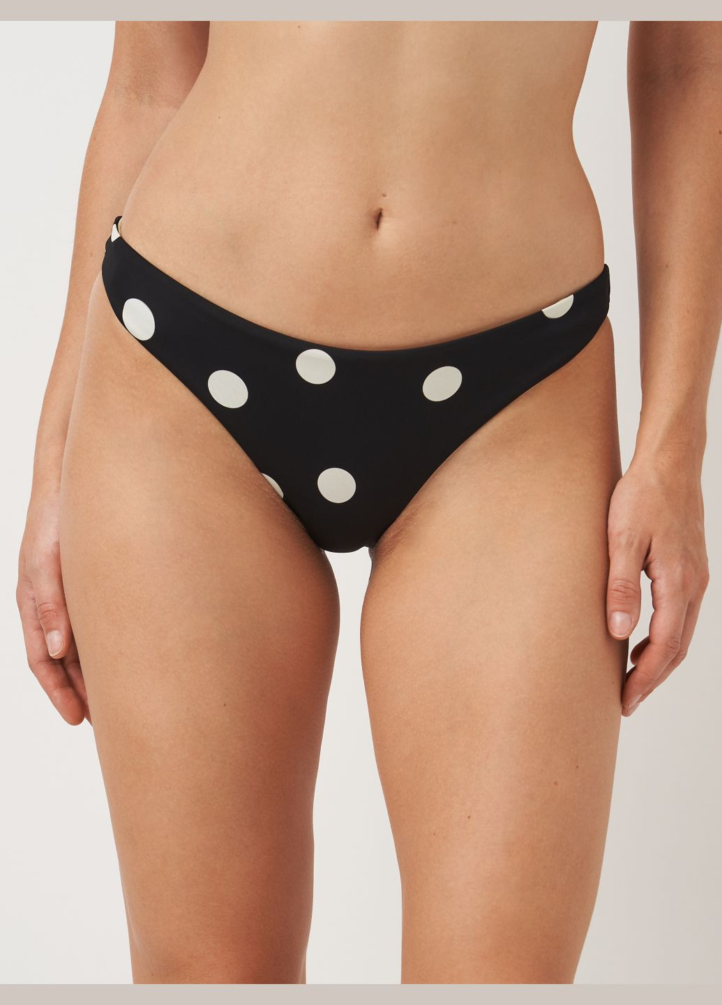 Черные купальные трусики-плавки в горошек однотонные Oysho