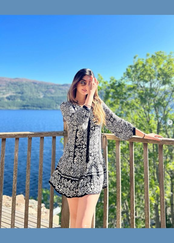 Чорна коротка чорно-біла сукня в принт Zara